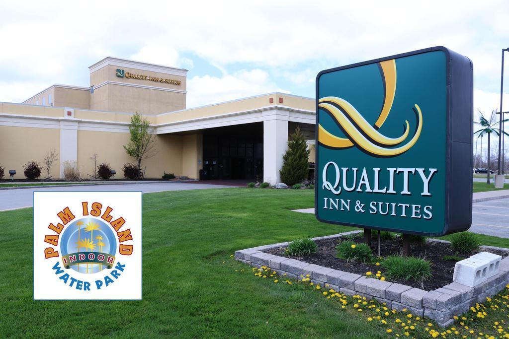 Quality Inn & Suites Palm Island Indoor Waterpark Batavia Buitenkant foto