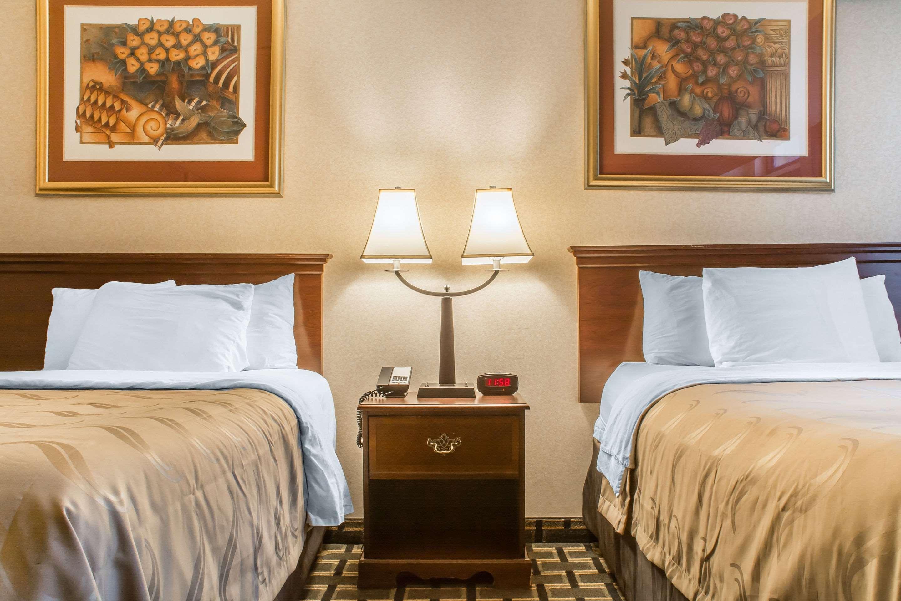 Quality Inn & Suites Palm Island Indoor Waterpark Batavia Buitenkant foto