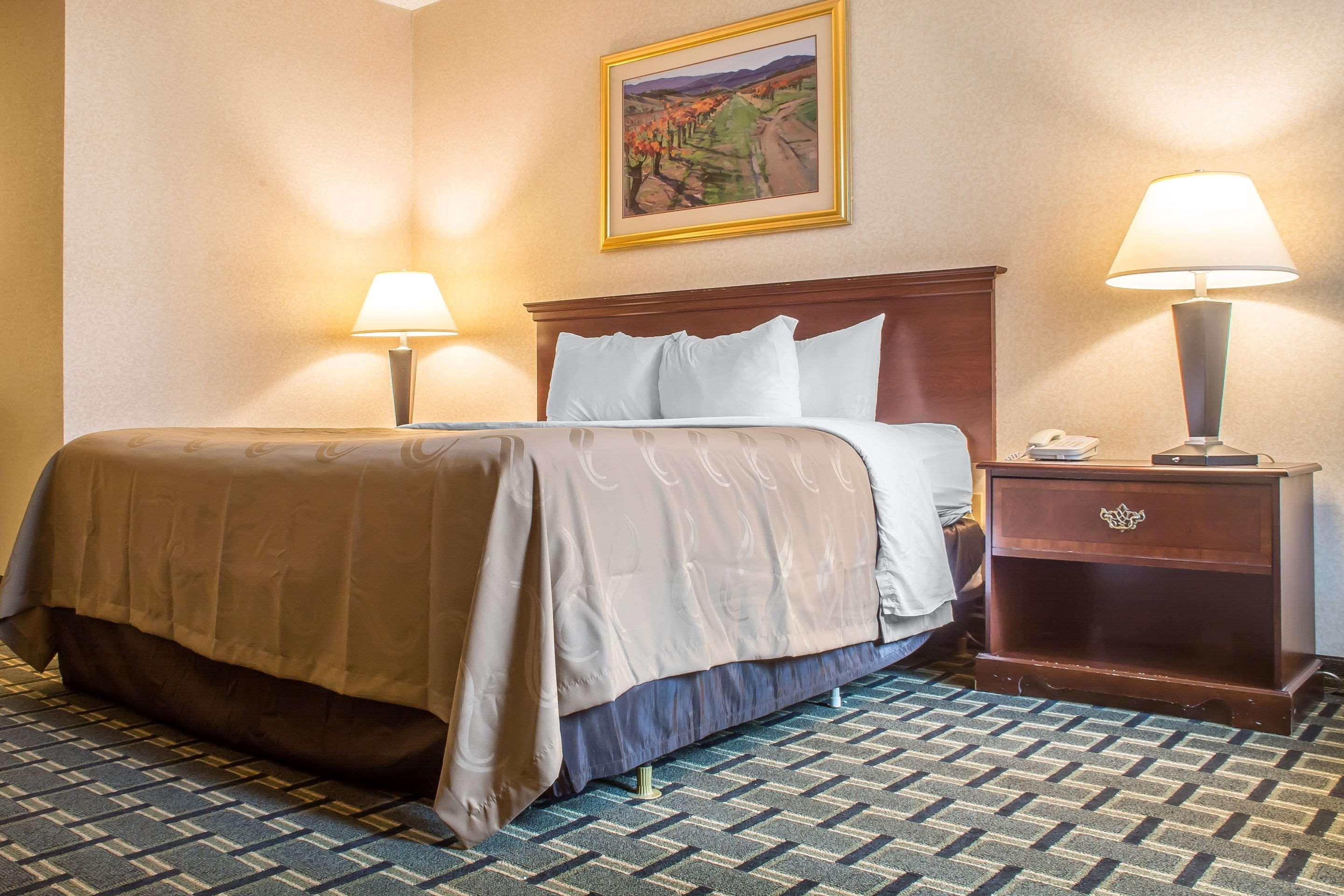 Quality Inn & Suites Palm Island Indoor Waterpark Batavia Buitenkant foto